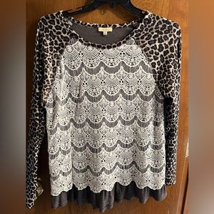Cute boutique top
